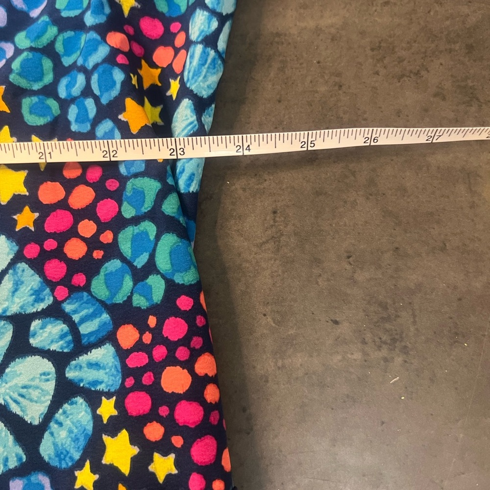 Colorful Scrub Patterned Top - Picture 6 of 8